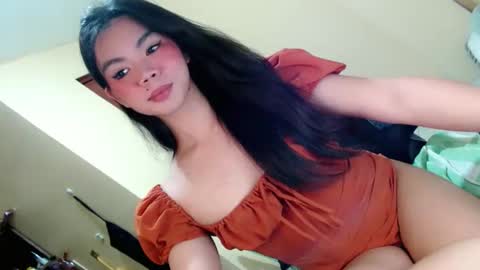 Snapshot of fionie_xxx chatting on 05/22/26, 05:18 FIONA online show from 05/22/26, 05:18