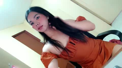 Snapshot of fionie_xxx chatting on 06/23/26, 10:35 FIONA online show from 06/23/26, 10:35
