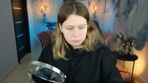 fiora online show from 12/26/24, 09:01