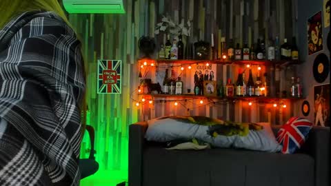 fiora online show from 01/18/25, 12:15