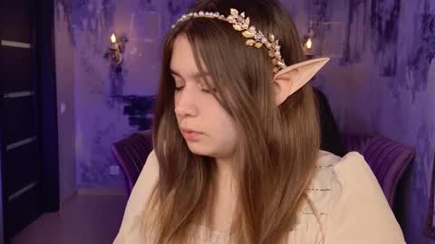 fiora online show from 09/13/25, 06:02