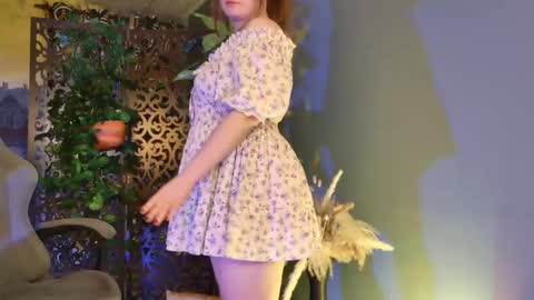 fiora online show from 12/15/25, 02:21