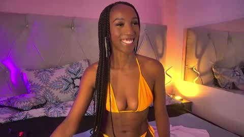 Fiorela Lenin  online show from 11/18/25, 06:45