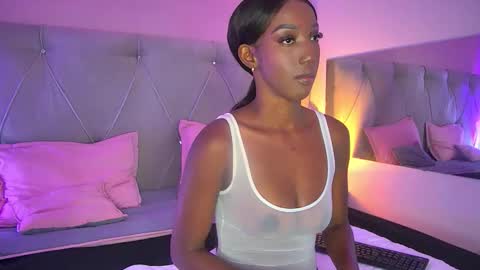 Fiorela Lenin  online show from 01/17/26, 03:39