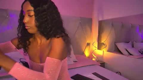 Fiorela Lenin  online show from 04/09/26, 06:57