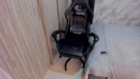fiorella_crocetti online show from 04/25/26, 06:05