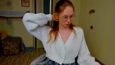 Snapshot of fire_luna chatting on 10/06/25, 04:43 fire_luna online show from 10/06/25, 04:43