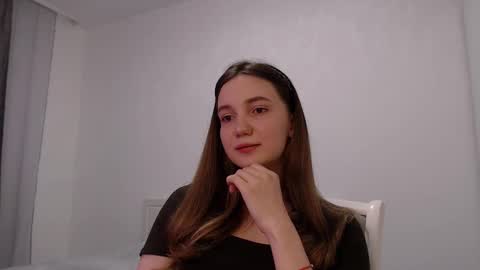 fireflies_fly_ online show from 02/19/26, 06:48