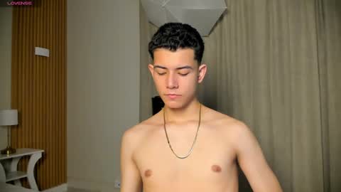 Nicolas online show from 11/08/25, 01:00