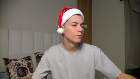 Nicolas online show from 12/18/25, 12:44