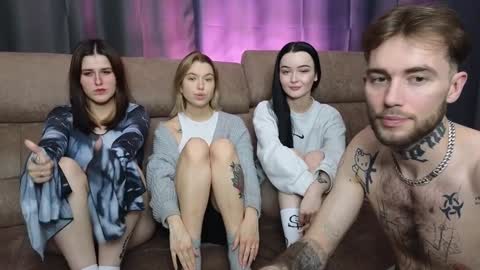 Snapshot of first_day_ chatting on 12/03/24, 01:54 ALICESTEVEVECTOR pvt open  online show from 12/03/24, 01:54