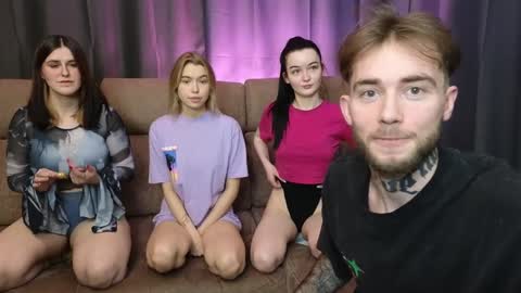 Snapshot of first_day_ chatting on 12/04/24, 12:03 ALICESTEVEVECTOR pvt open  online show from 12/04/24, 12:03