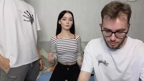 Snapshot of first_day_ chatting on 09/16/25, 09:43 ALICESTEVEVECTOR pvt open  online show from 09/16/25, 09:43