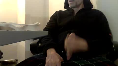 Snapshot of fit__daddy chatting on 02/24/26, 11:47 Daddy Cool online show from 02/24/26, 11:47