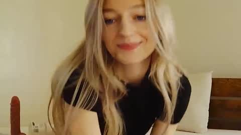 flowergirl online show from 11/07/25, 07:58