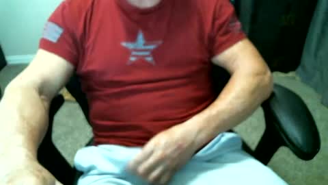 Snapshot of fitguy40 chatting on 06/17/26, 09:16 fitguy40 online show from 06/17/26, 09:16
