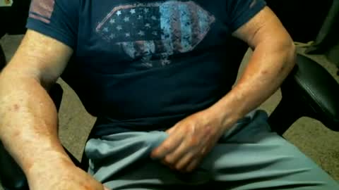 Snapshot of fitguy40 chatting on 06/30/26, 02:45 fitguy40 online show from 06/30/26, 02:45
