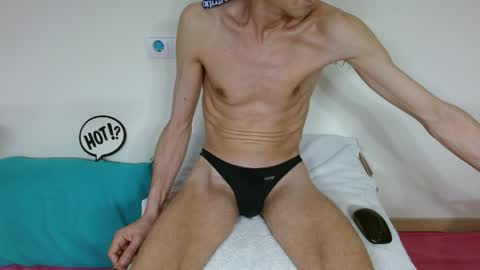 Snapshot of fithotguy90 chatting on 05/24/26, 04:23 Luis online show from 05/24/26, 04:23