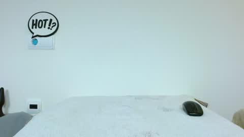 Snapshot of fithotguy90 chatting on 08/04/26, 10:56 Luis online show from 08/04/26, 10:56