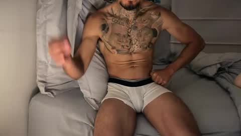 Snapshot of fitjacques chatting on 05/15/26, 02:18 fitjacques online show from 05/15/26, 02:18