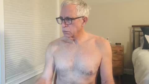 Snapshot of fitman999 chatting on 12/20/24, 02:19 Jon online show from 12/20/24, 02:19