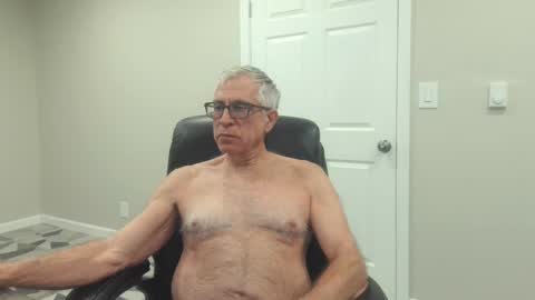 Snapshot of fitman999 chatting on 12/23/24, 12:57 Jon online show from 12/23/24, 12:57