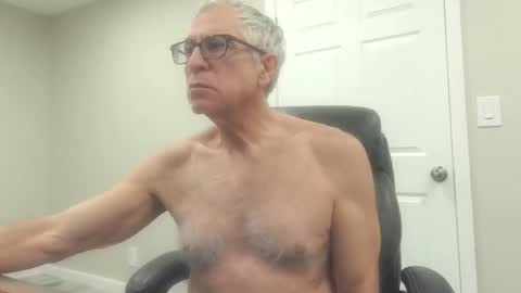 Snapshot of fitman999 chatting on 01/06/25, 01:20 Jon online show from 01/06/25, 01:20