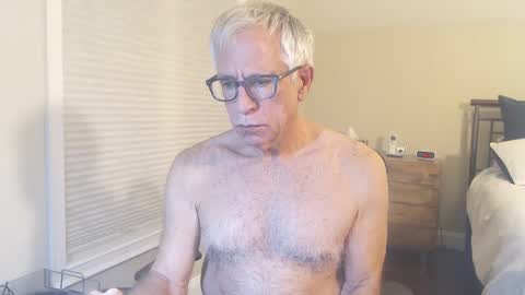 Snapshot of fitman999 chatting on 01/15/25, 03:00 Jon online show from 01/15/25, 03:00