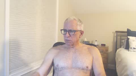 Snapshot of fitman999 chatting on 01/22/25, 01:20 Jon online show from 01/22/25, 01:20