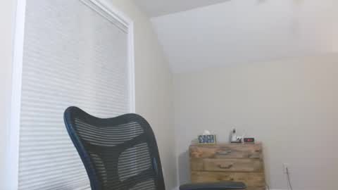 Snapshot of fitman999 chatting on 03/10/25, 12:18 Jon online show from 03/10/25, 12:18