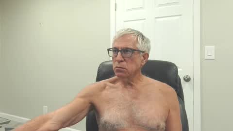 Snapshot of fitman999 chatting on 09/19/25, 02:13 Jon online show from 09/19/25, 02:13