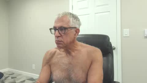 Snapshot of fitman999 chatting on 10/05/25, 09:02 Jon online show from 10/05/25, 09:02