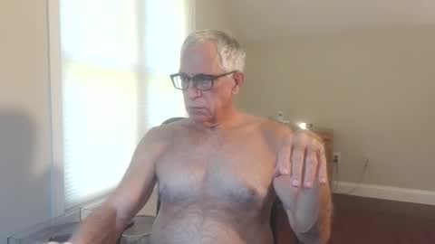 Snapshot of fitman999 chatting on 10/17/25, 08:11 Jon online show from 10/17/25, 08:11