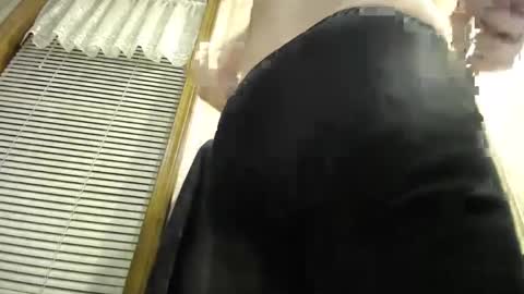 Snapshot of fitshow75 chatting on 01/26/25, 03:06 Links in Bio below online show from 01/26/25, 03:06