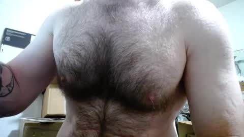 Snapshot of fitshow75 chatting on 10/03/25, 10:01 Links in Bio below online show from 10/03/25, 10:01