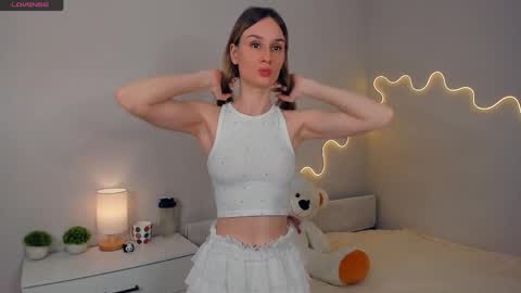 Kira online show from 06/01/26, 02:57
