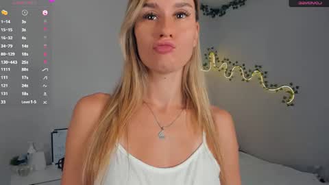 Snapshot of fizana chatting on 07/16/26, 01:22 Kira online show from 07/16/26, 01:22