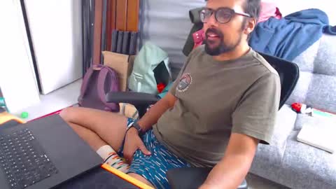 fizz6572 online show from 10/08/25, 07:50