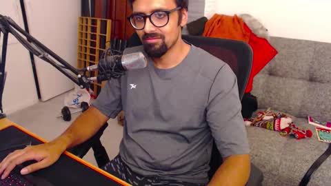 fizz6572 online show from 10/18/25, 07:14