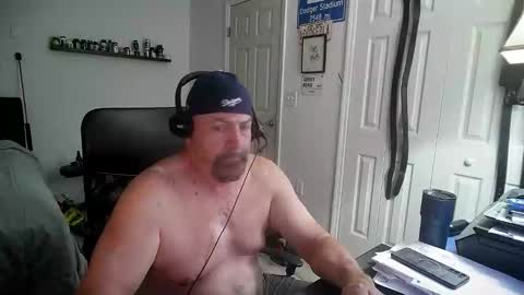 Snapshot of flaguy3233 chatting on 03/12/26, 07:25 Florida guy online show from 03/12/26, 07:25