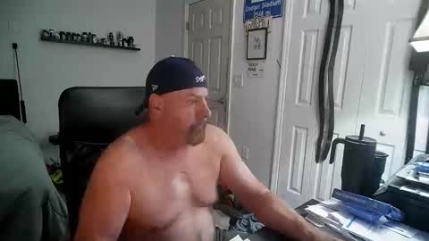 Snapshot of flaguy3233 chatting on 03/13/26, 11:28 Florida guy online show from 03/13/26, 11:28
