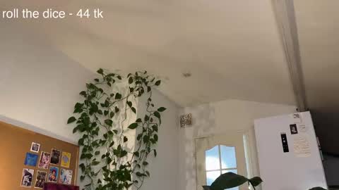 Snapshot of flaming_hotty chatting on 10/19/25, 06:30 Eva online show from 10/19/25, 06:30