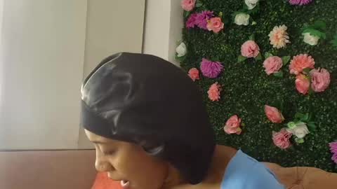 Snapshot of flavia_cruz chatting on 04/29/26, 12:20 Flavia online show from 04/29/26, 12:20