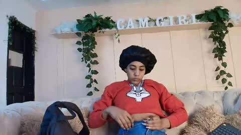 Snapshot of flavia_cruz chatting on 05/13/26, 12:13 Flavia online show from 05/13/26, 12:13
