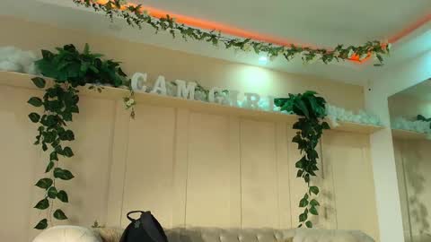 Snapshot of flavia_cruz chatting on 05/21/26, 12:01 Flavia online show from 05/21/26, 12:01