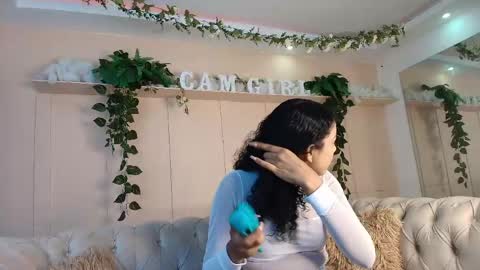 Snapshot of flavia_cruz chatting on 05/25/26, 12:44 Flavia online show from 05/25/26, 12:44