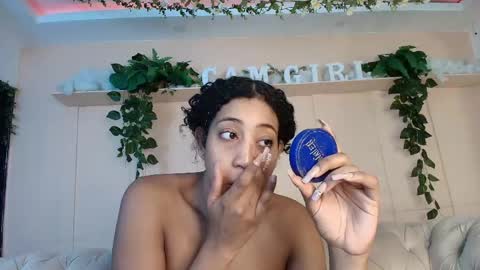 Snapshot of flavia_cruz chatting on 05/26/26, 12:23 Flavia online show from 05/26/26, 12:23
