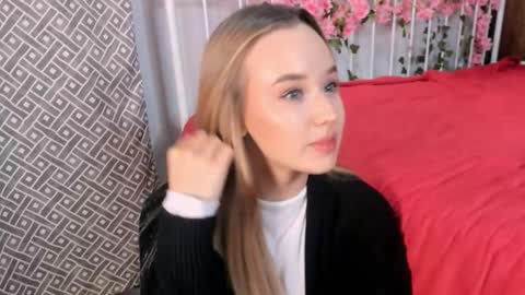 Amina online show from 11/17/25, 01:06