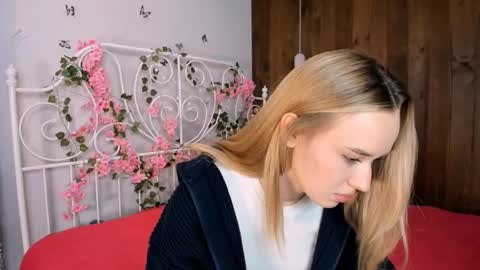 Amina online show from 11/20/25, 01:22