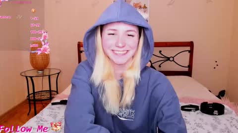 FlexiMona online show from 11/23/25, 03:34